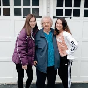 Meet your Posher, Saphyre